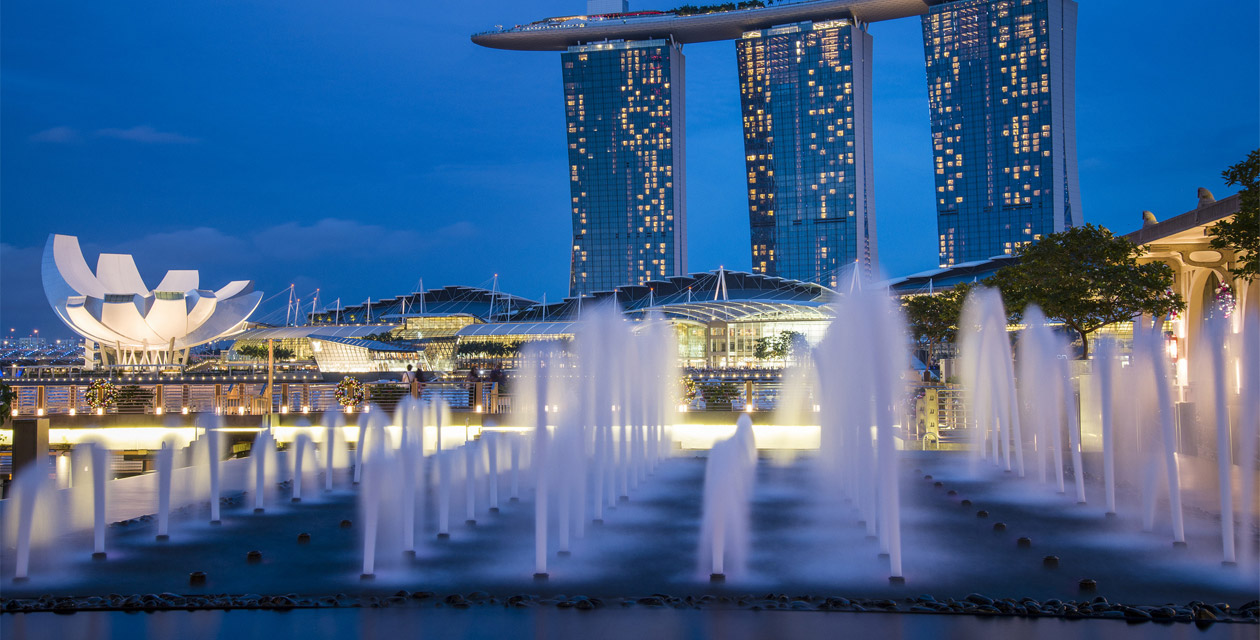 Marina Bay Sands Skypark - Fountain at night